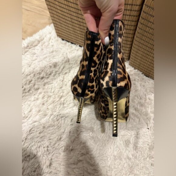NEVER WORN- Michael Michael Kors Women's Sonja Point-Toe Bootie Haircalf Natural - Picture 5 of 9